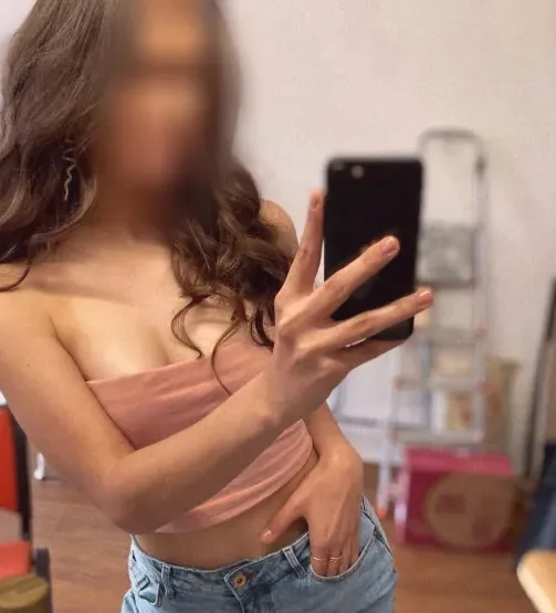 Büsra, 33
