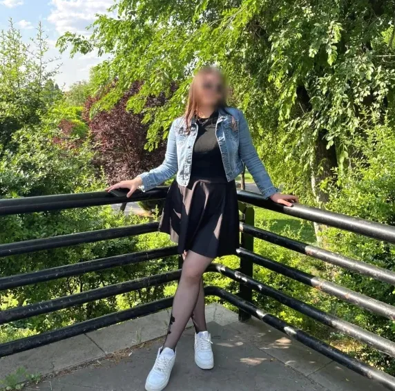 Carla, 21
