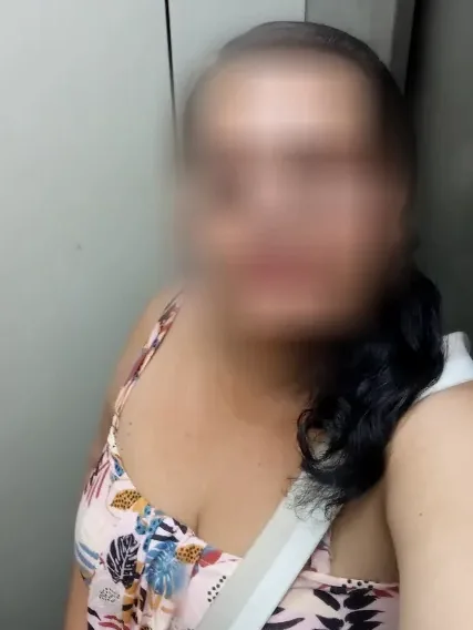 Ela, 32