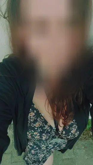 Fiona, 30