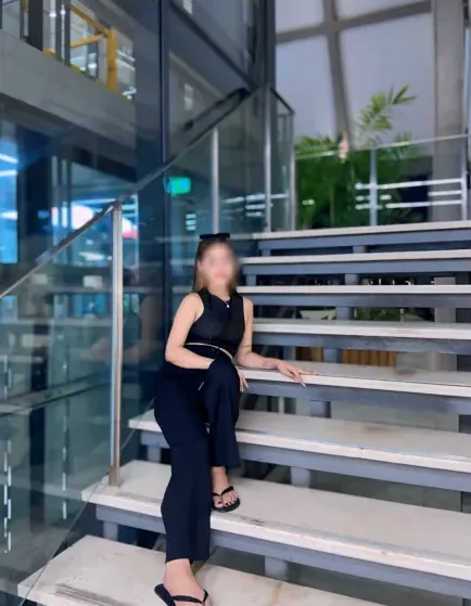 Jana, 23
