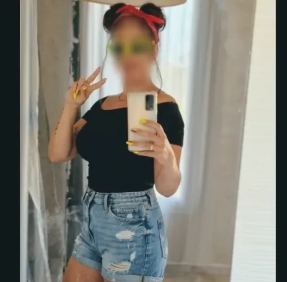 Leonie, 37