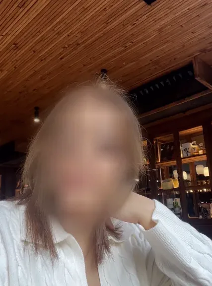 Nadine, 40