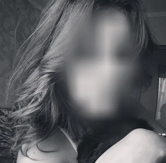 Sandra, 28