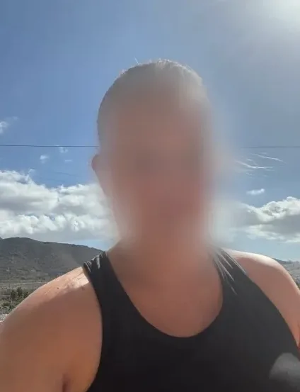 Simone, 37