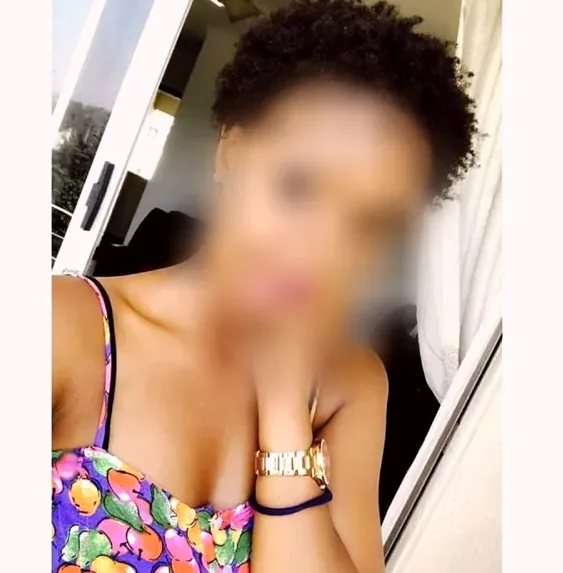 Vivien, 25